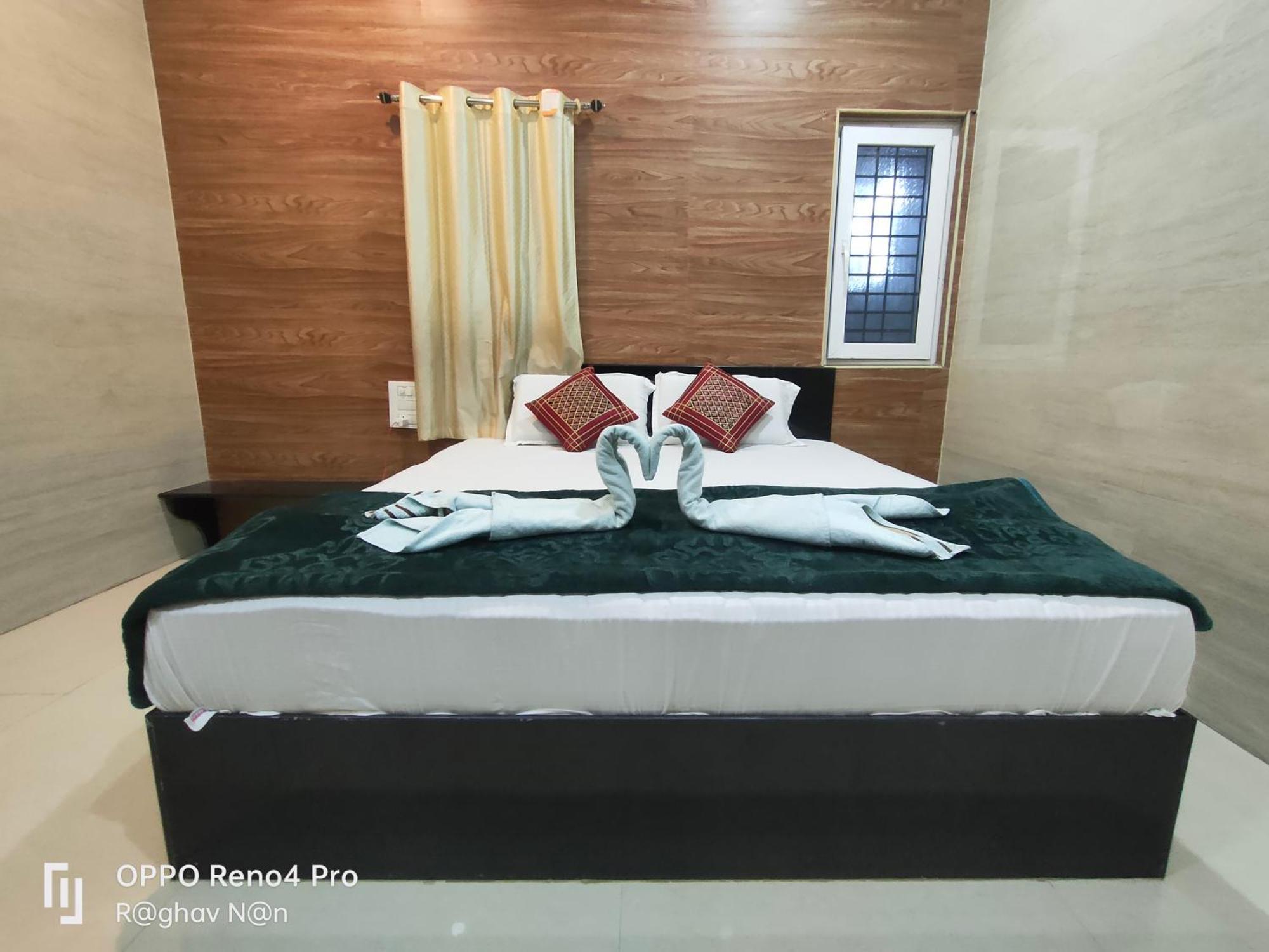 Kamala Sadana Lodge Mādhavaram Extérieur photo